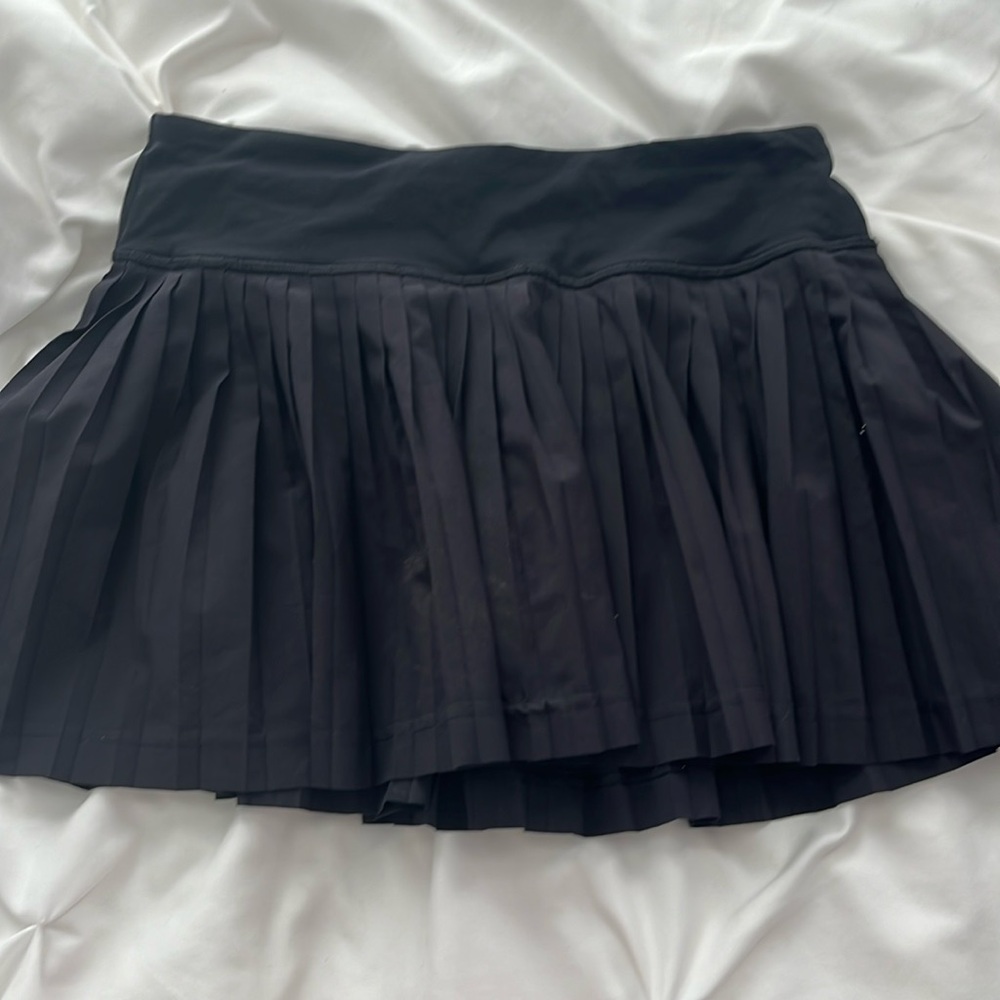 lululemon skirt! Black size 4